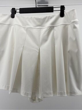 Lilly Pulitzer White Luxletic Pleated Athletic Golf / Tennis Skort - Size 14